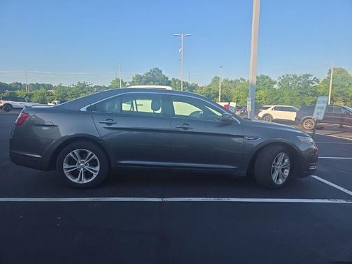 Magnetic Metallic 2018 Ford Taurus SEL
