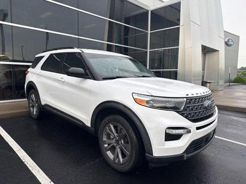 Oxford White 2021 Ford Explorer XLT