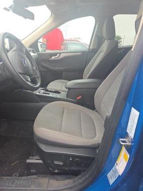 Velocity Blue Metallic 2020 Ford Escape SE