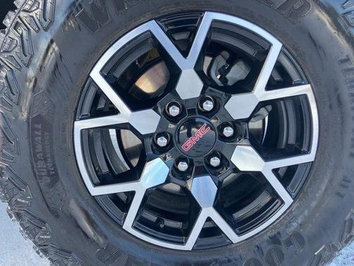 2024 GMC Canyon AT4X