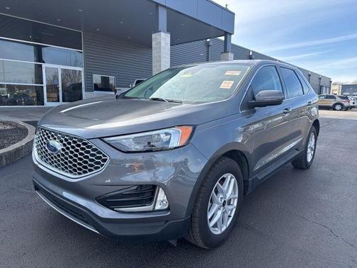 Carbonized Gray Metallic 2024 Ford Edge SEL