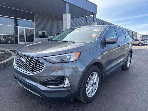 Carbonized Gray Metallic 2024 Ford Edge SEL