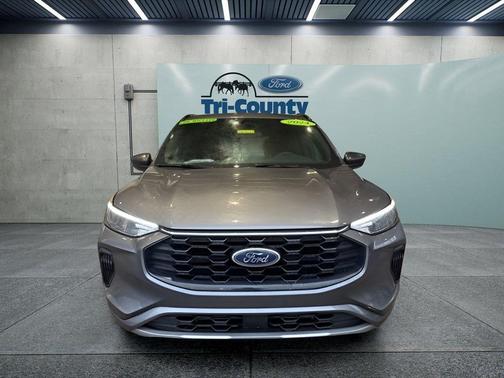 Carbonized Gray Metallic 2024 Ford Escape ST-Line
