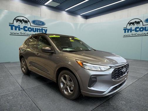 Carbonized Gray Metallic 2024 Ford Escape ST-Line