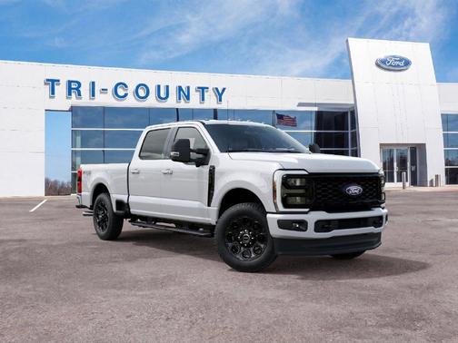 Oxford White 2027 Ford F-250 XLT
