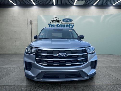 Iconic Silver Metallic 2025 Ford Explorer Active