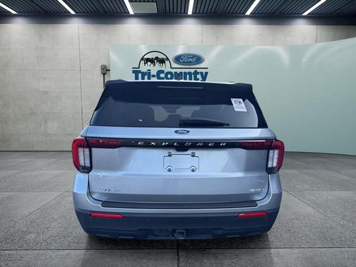 Iconic Silver Metallic 2025 Ford Explorer Active