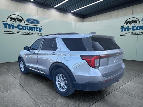 Iconic Silver Metallic 2025 Ford Explorer Active