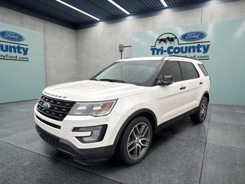 White Platinum Clearcoat Metallic 2017 Ford Explorer sport