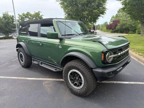 Eruption Green Metallic 2023 Ford Bronco Outer Banks