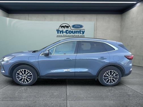 Vapor Blue 2025 Ford Escape PHEV