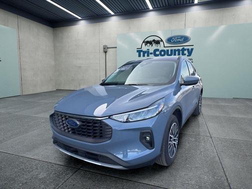 Vapor Blue 2025 Ford Escape PHEV