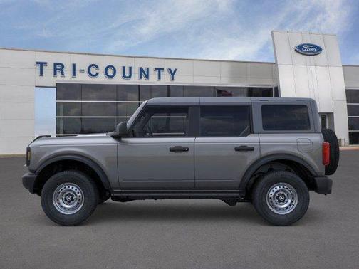 Carbonized Gray Metallic 2025 Ford Bronco Base