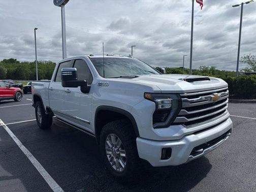 Iridescent Pearl Tricoat 2024 Chevrolet Silverado 2500 High Country Truck
