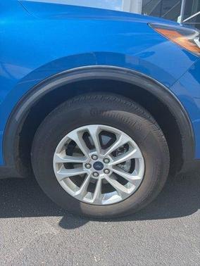 Velocity Blue Metallic 2020 Ford Escape SE