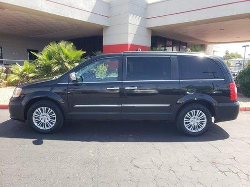 2015 Chrysler Town & Country Touring-L