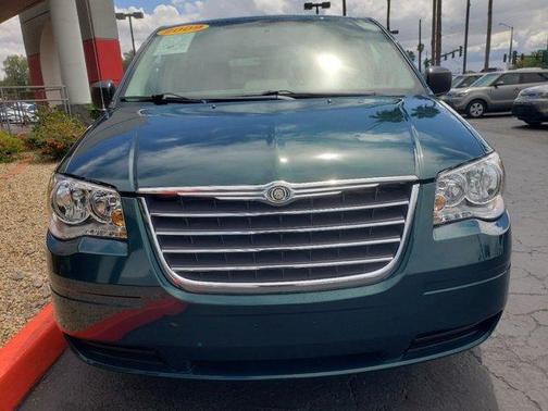 2009 Chrysler Town & Country LX