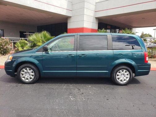 2009 Chrysler Town & Country LX