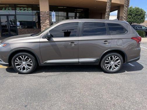 2017 Mitsubishi Outlander ES