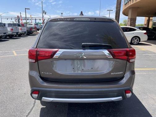 2017 Mitsubishi Outlander ES