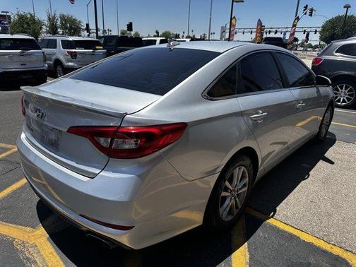 2017 Hyundai SONATA SE