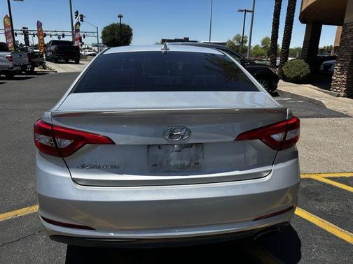 2017 Hyundai SONATA SE