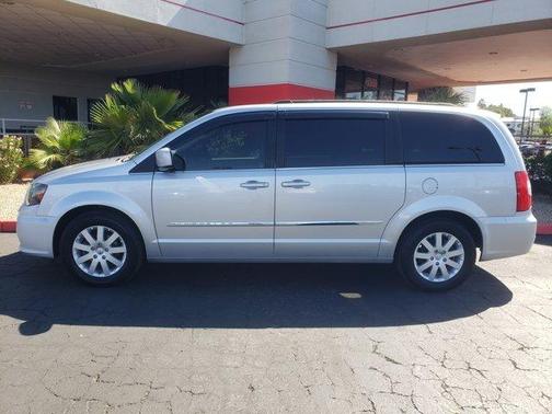 2012 Chrysler Town & Country Touring