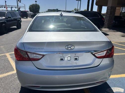 2013 Hyundai SONATA GLS