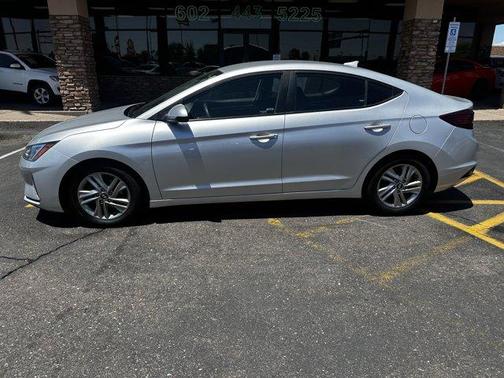 2020 Hyundai ELANTRA SEL
