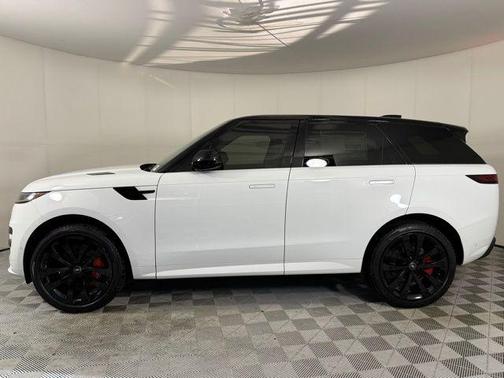 2025 Land Rover Range Rover Sport SE