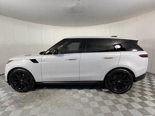 2025 Land Rover Range Rover Sport SE