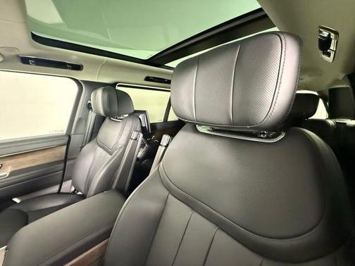 2025 Land Rover Range Rover Autobiography