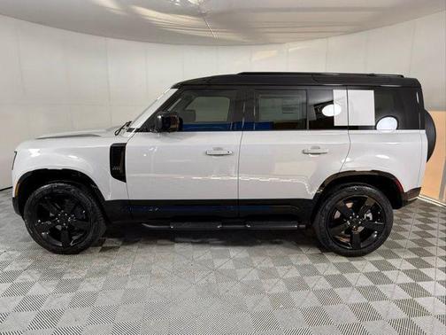 2026 Land Rover Defender X-Dynamic SE