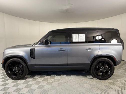 2023 Land Rover Defender SE