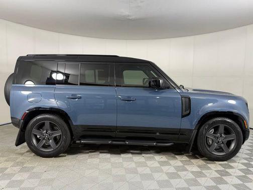 2025 Land Rover Defender X-Dynamic SE