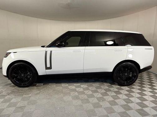 2025 Land Rover Range Rover SE