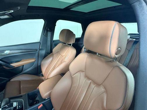 Silver Metallic 2023 Audi Q5 45 S line Premium