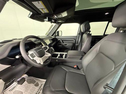 2026 Land Rover Defender X-Dynamic SE