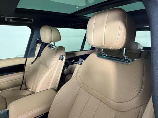 2026 Land Rover Range Rover SE