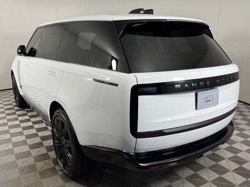2026 Land Rover Range Rover SE
