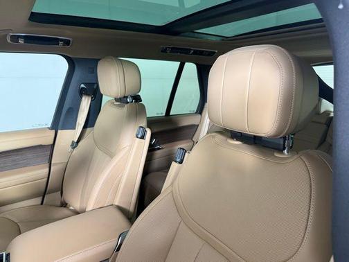 2026 Land Rover Range Rover SE