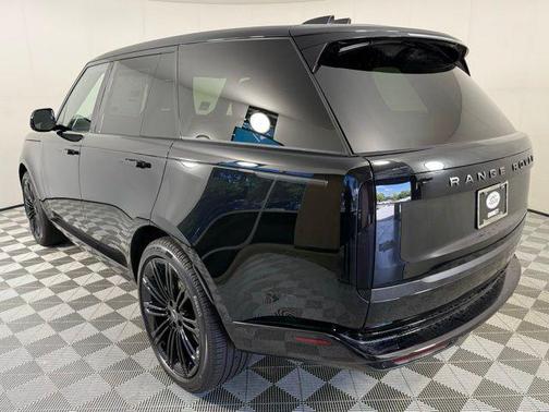 2025 Land Rover Range Rover SE