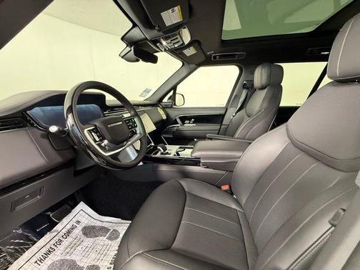 2025 Land Rover Range Rover SE