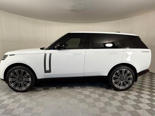 2025 Land Rover Range Rover SE