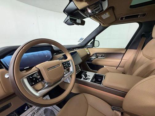 2025 Land Rover Range Rover SE