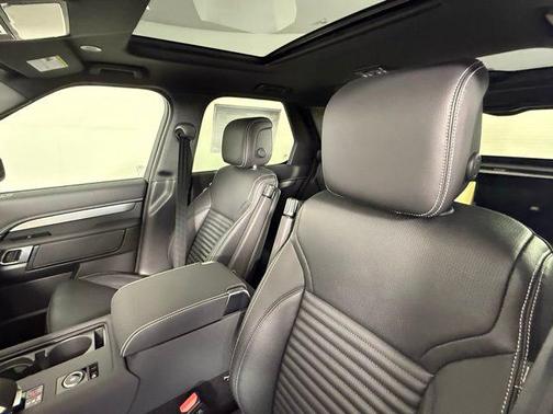 2025 Land Rover Discovery Dynamic SE