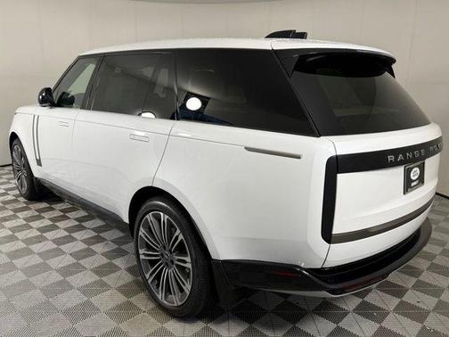 2025 Land Rover Range Rover SE