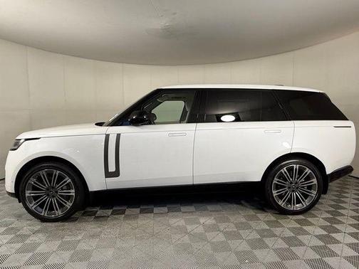 2025 Land Rover Range Rover SE