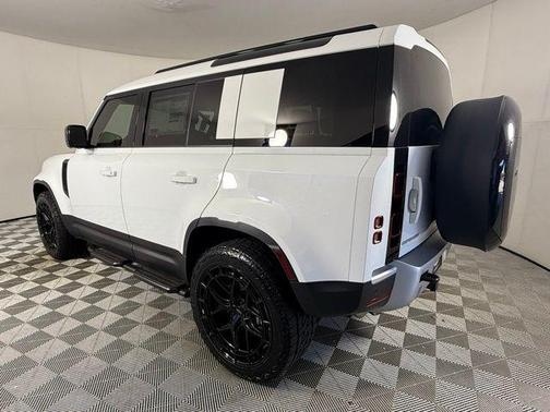 2025 Land Rover Defender S