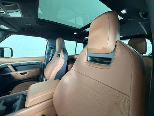 Petra Copper Premium Metallic 2026 Land Rover Defender 110 V8